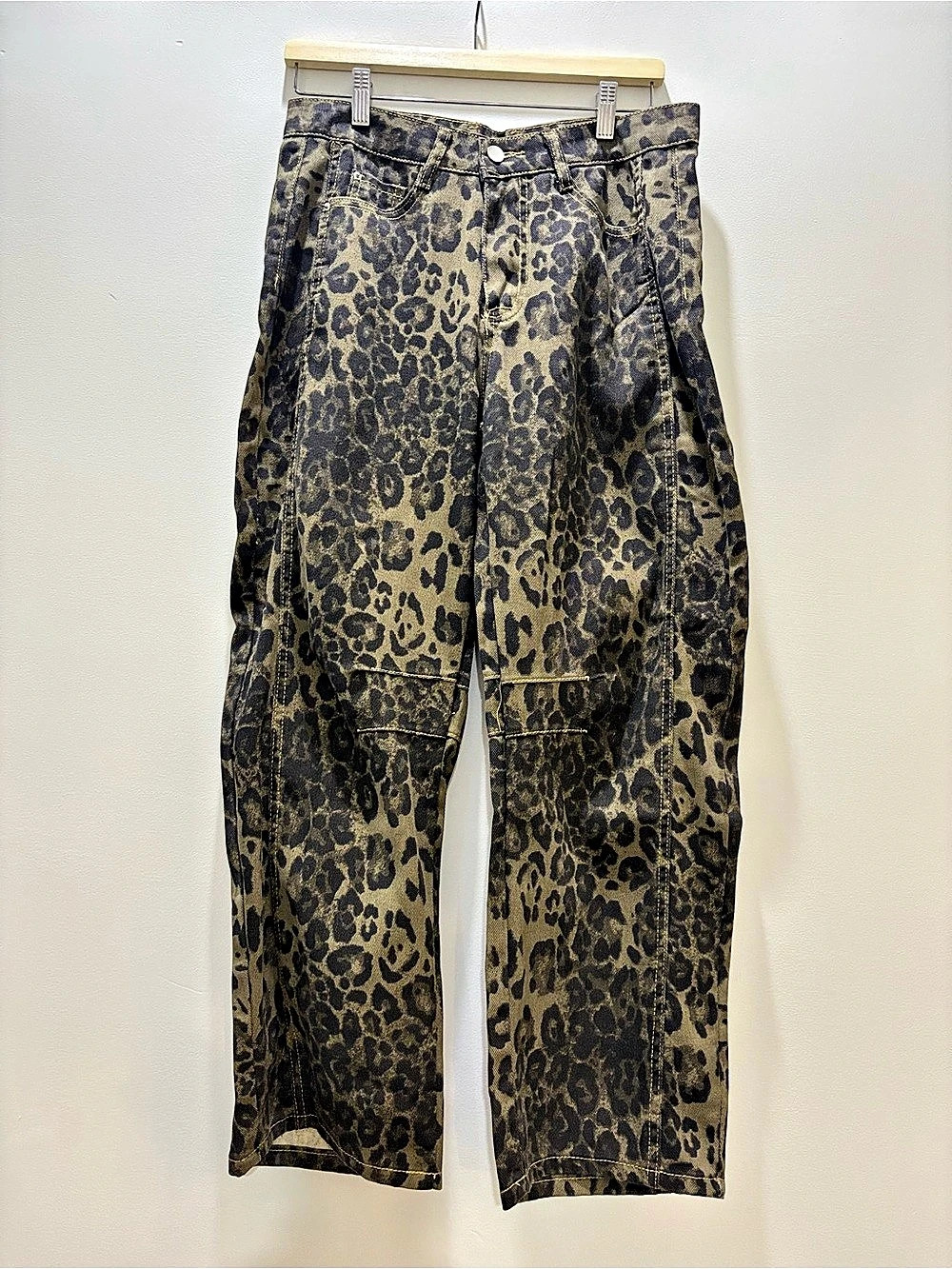 Women's Barrel Leg Cheetah Print Jeans